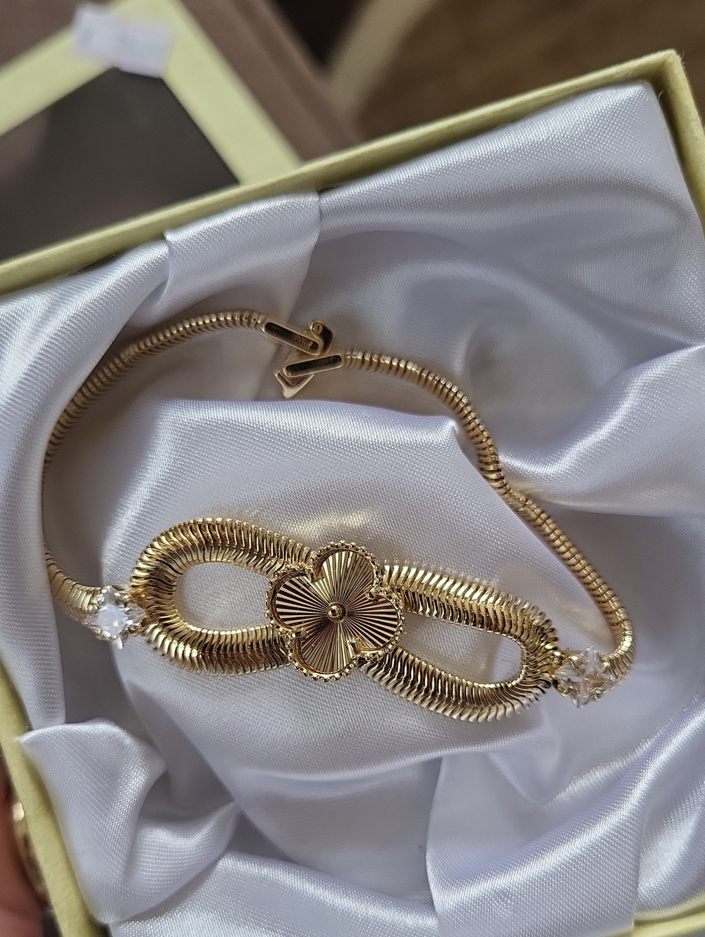 Laminated Goldl Link Bracelet - Elegant Women's Jewelry